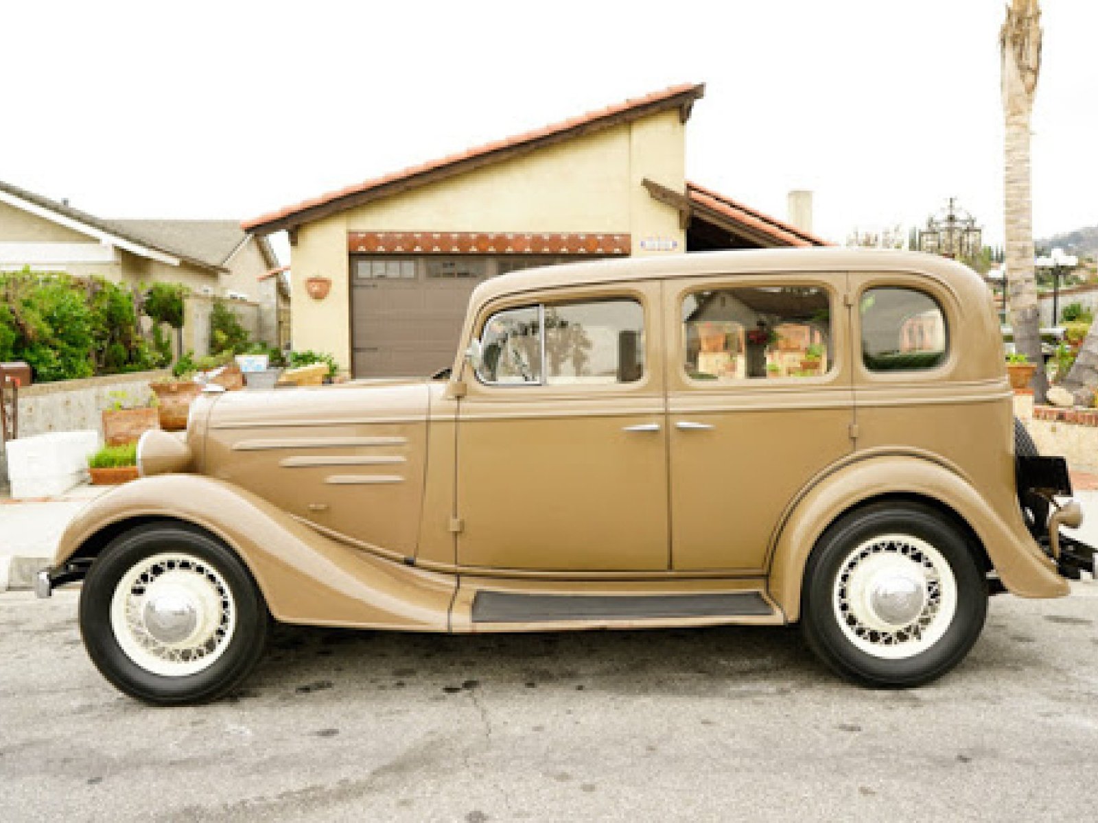1935 Chevrolet 4-Door Standard Sedan
