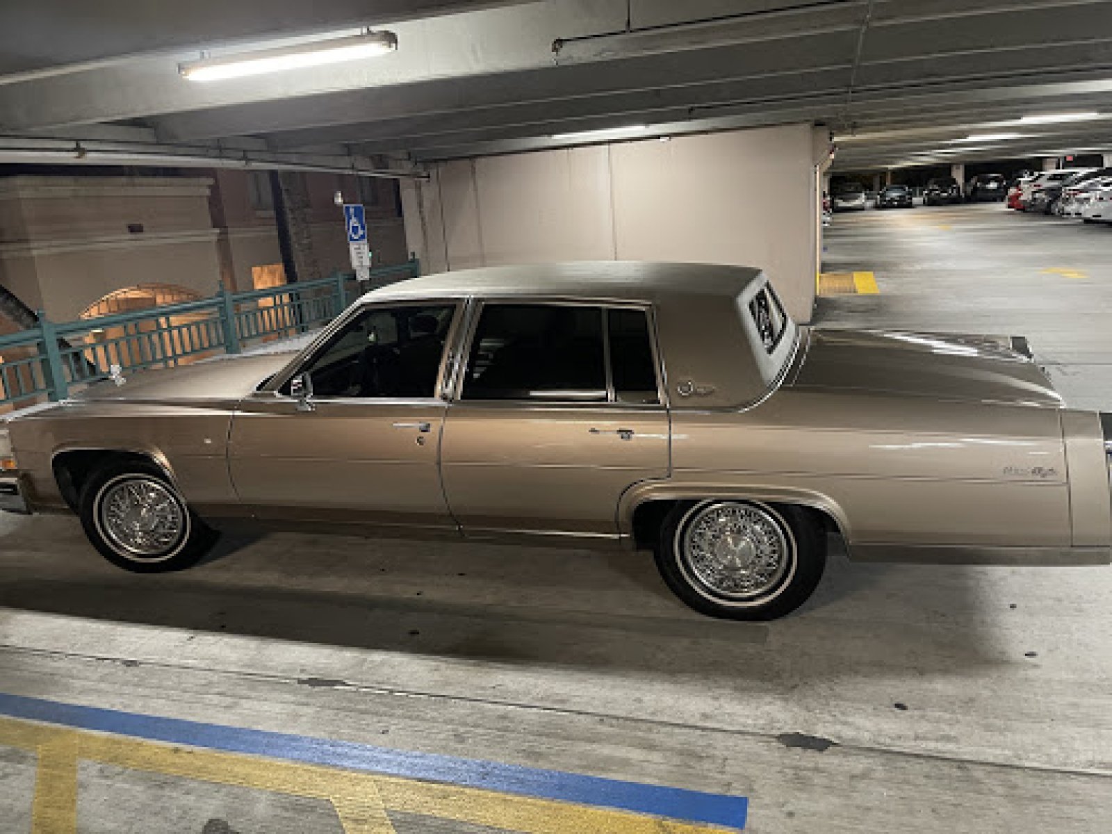 1985 Cadillac Fleetwood Brougham  D’Elegance