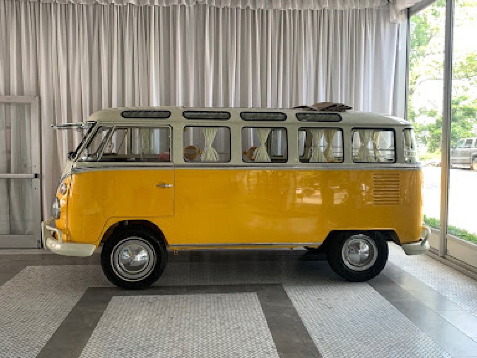 1967 Volkswagen Split Window Bus