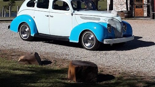 1938 Ford Deluxe