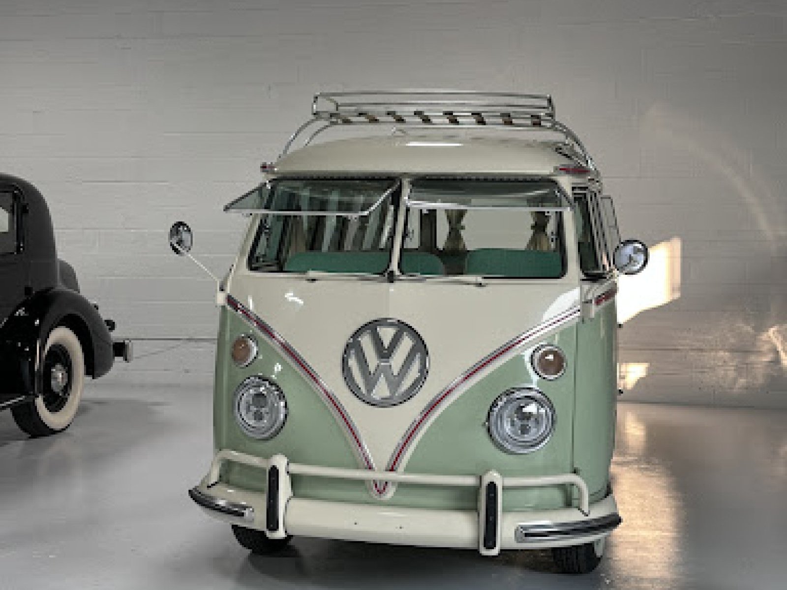 1973 Volkswagen 24 Window Bus