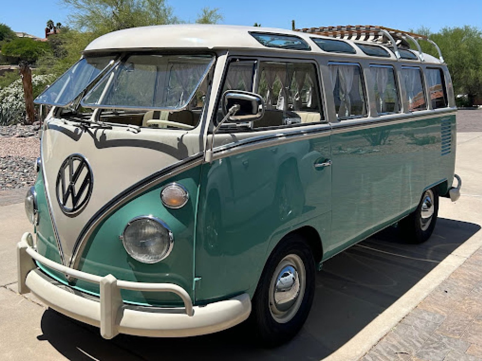 VW BUS ワーゲンバス。ビンテージ　昭和レトロ　珍品。 1966 Volkswagen 21 Window Bus