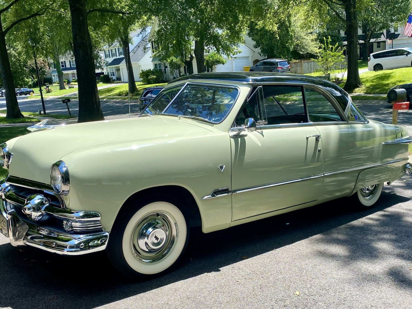 1951 Ford Victoria