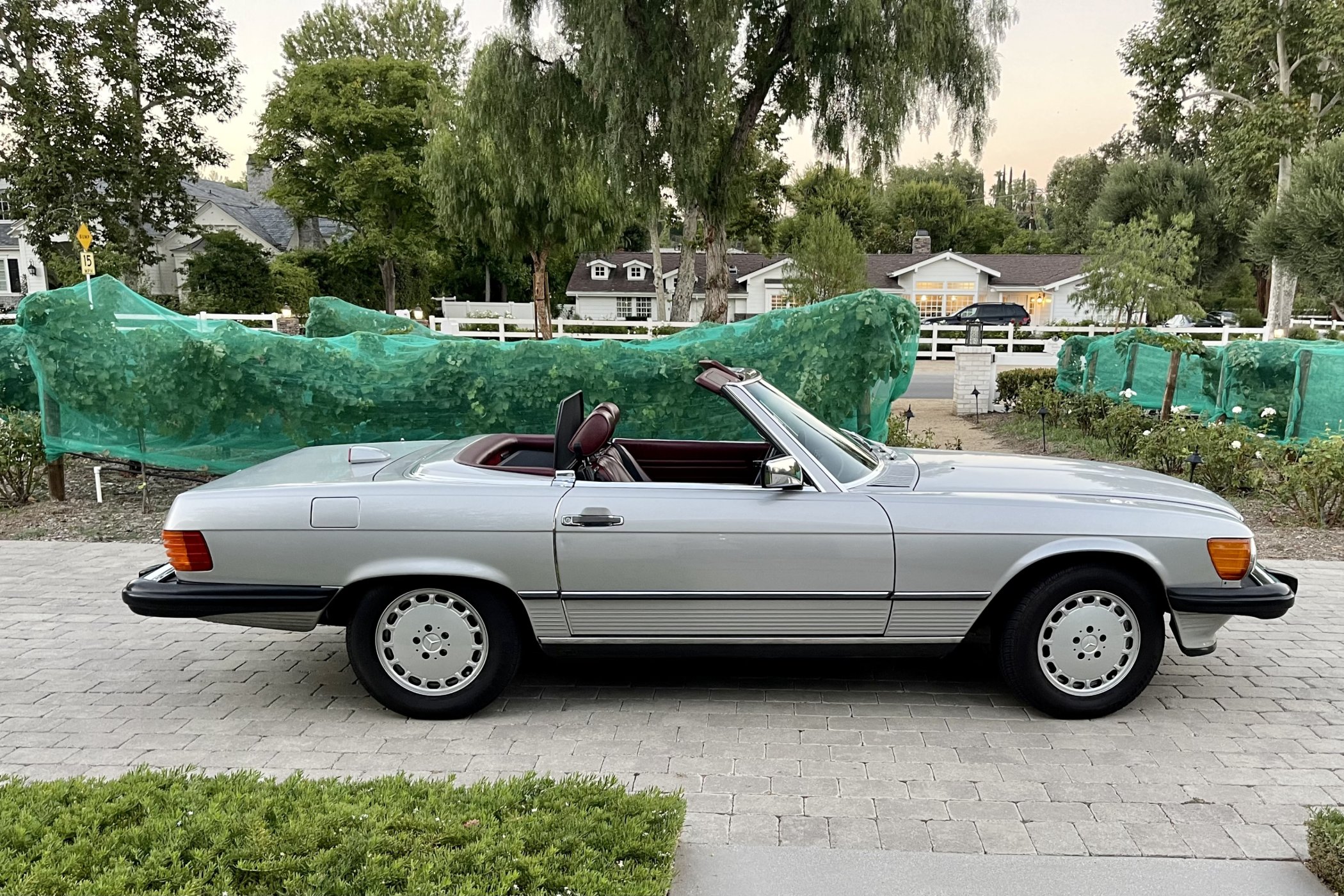 1987 Mercedes-Benz 560SL