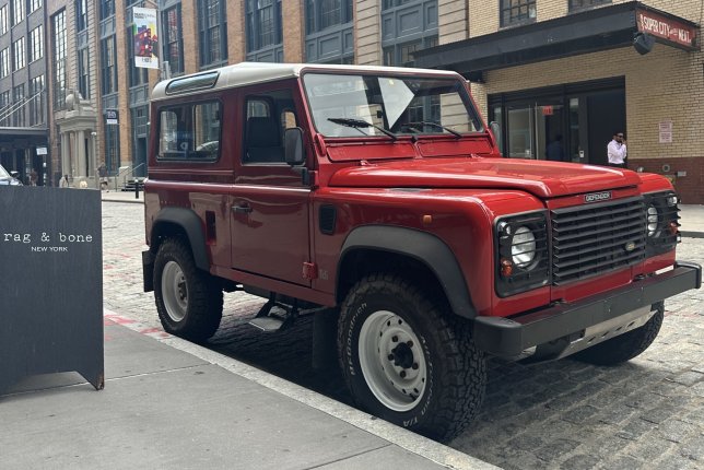 1998 Land Rover Defender 90 (Truck)