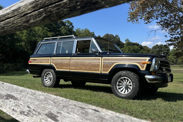 1990 Jeep Grand Wagoneer