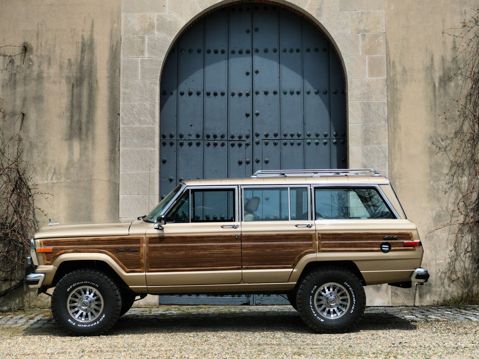 1990 Jeep Grand Wagoneer