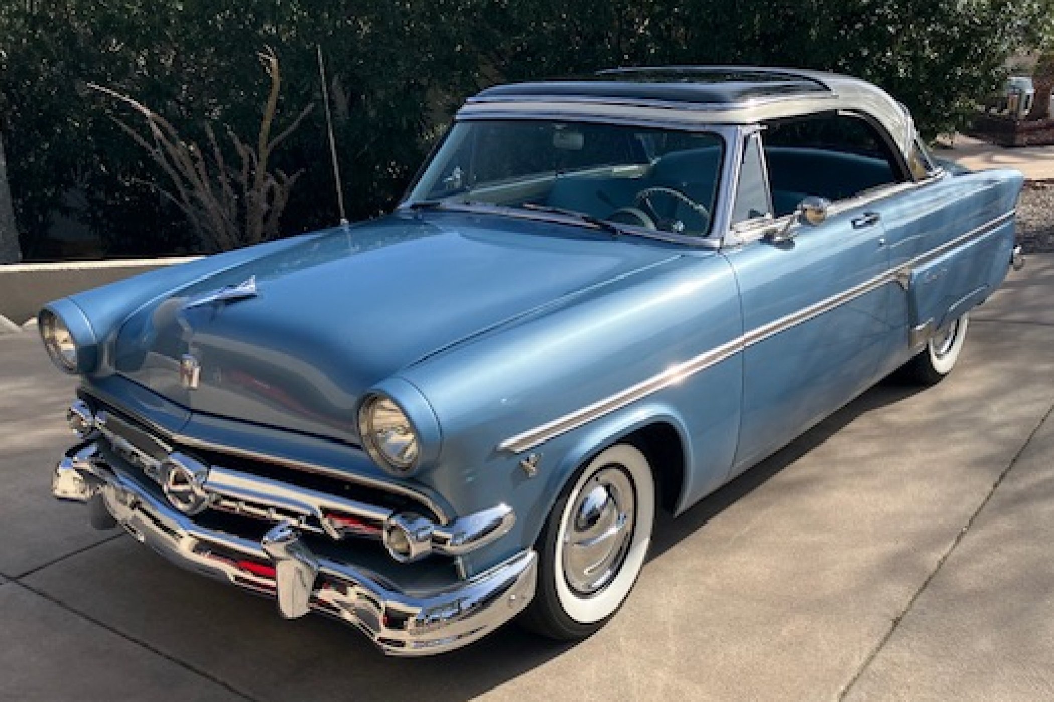 1954 Ford Crestline Skyliner