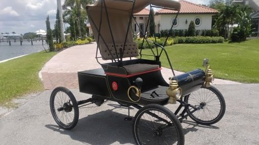 1901 Oldsmobile Curved Dash Replica