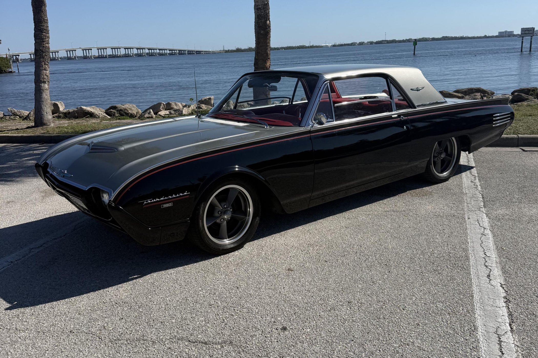 1961 Ford Thunderbird