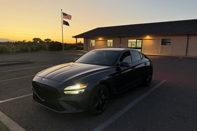 2023 Genesis G70