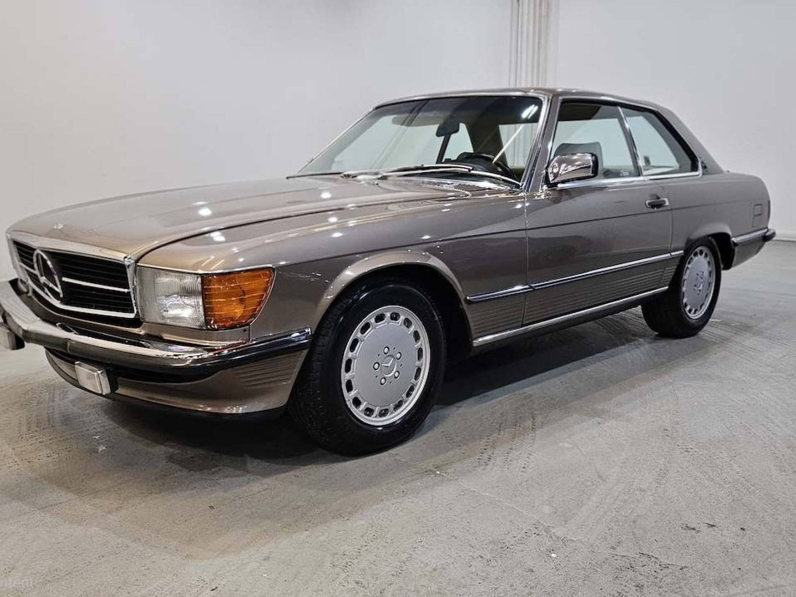 1987 Mercedes-Benz 560 SL