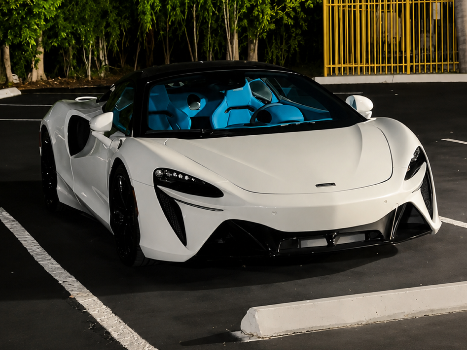 2025 McLaren Artura Spider