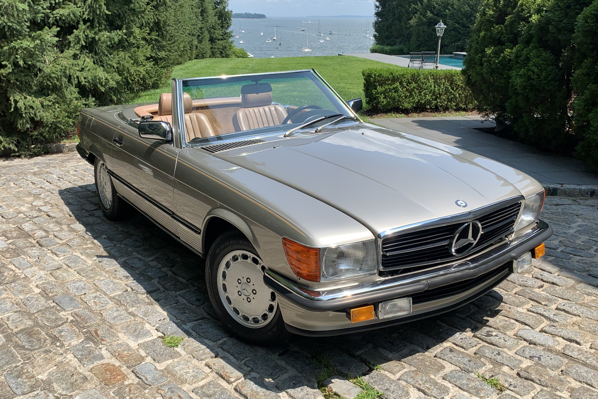 1987 Mercedes-Benz 560SL