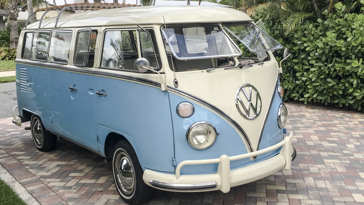 1965 Volkswagen 13 Window Bus