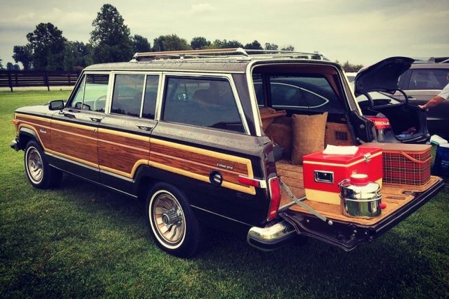 1985 Jeep Grand Wagoneer