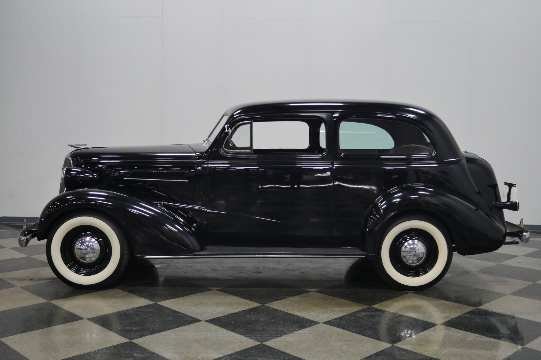 1937 Chevrolet Sedan Deluxe