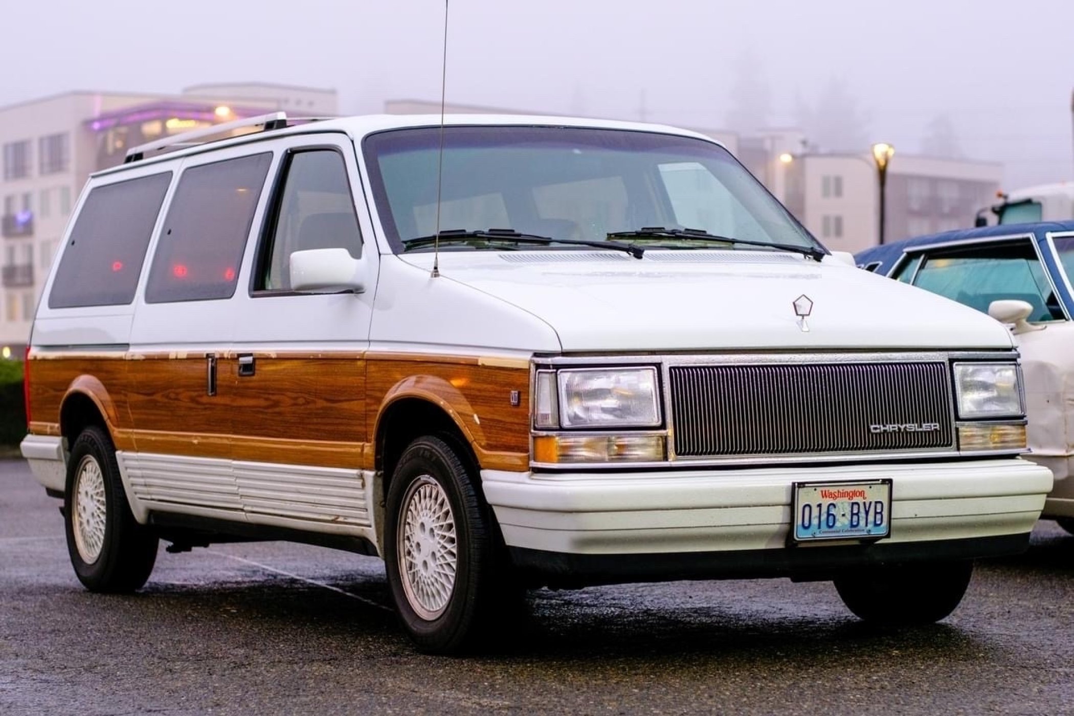1990 Chrysler Town & Country