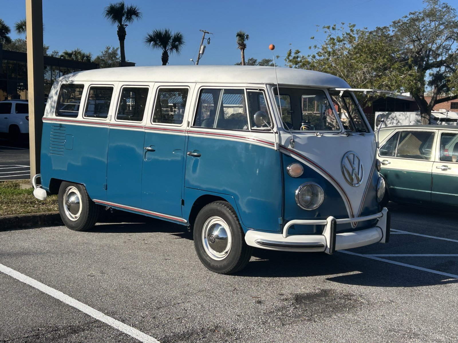 1967 Volkswagen 13 Window Deluxe